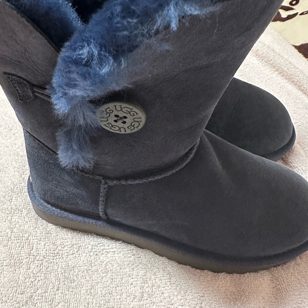 UGG Blue Suede Boots with Gray Soles - Picture 5 of 7